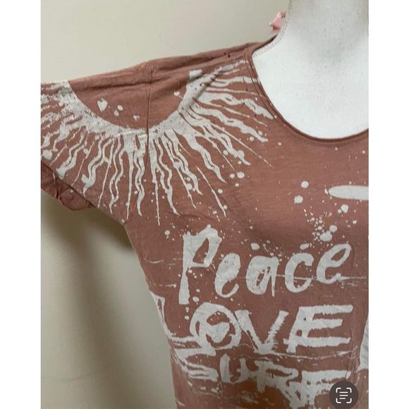 Magnolia Pearl - Peace, Love and Surf Tee Size OS - Picture 6 of 8